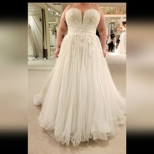 BNWT strapless wedding dress